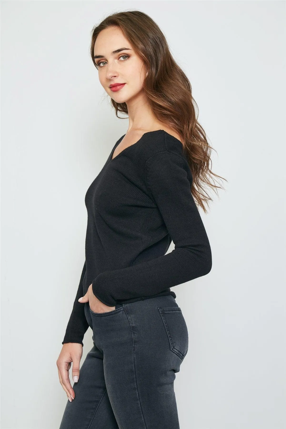 Black Back Cut Out Sweater /3-2-1