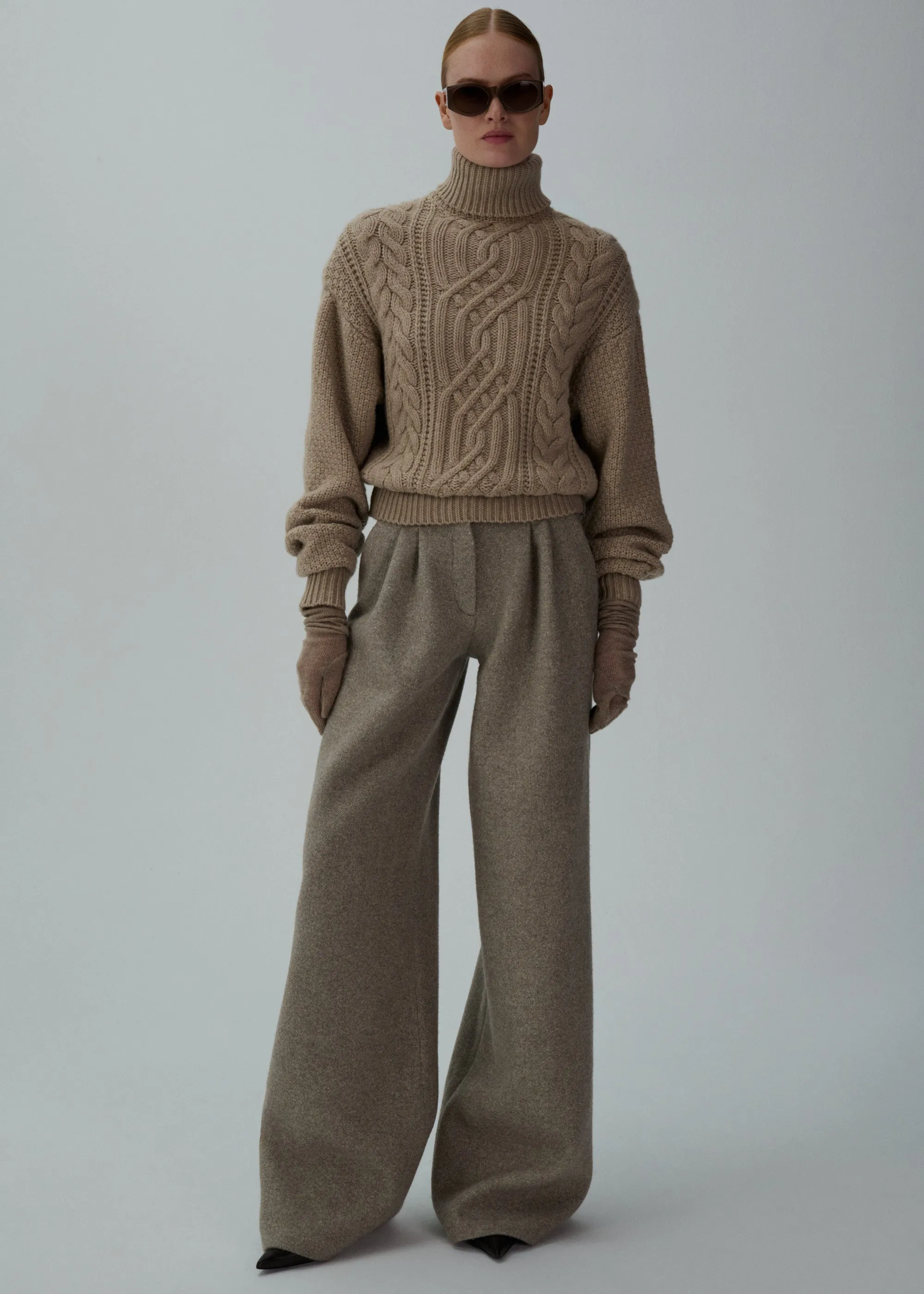 Cashmere cable turtleneck sweater in camel