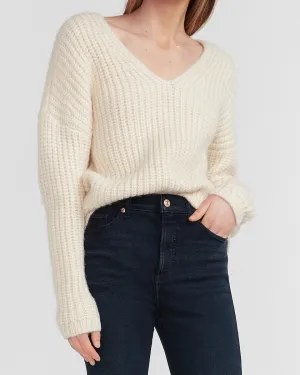 Chunky Knit V-Neck Sweater in Oatmeal