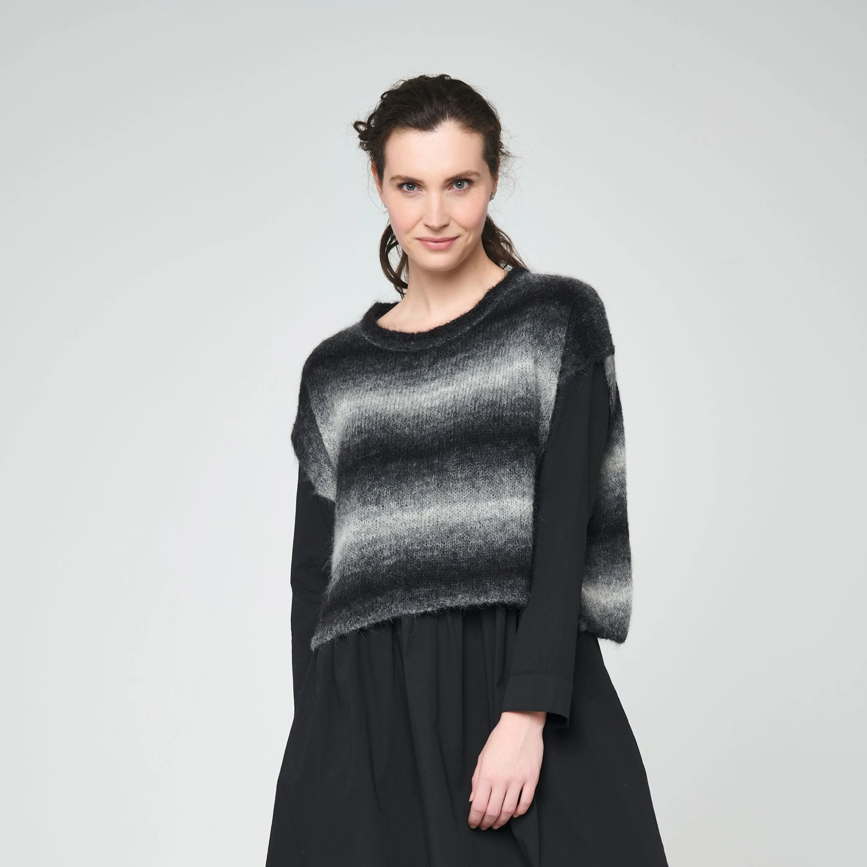 Quatuor Sleeveless Jumper - Black