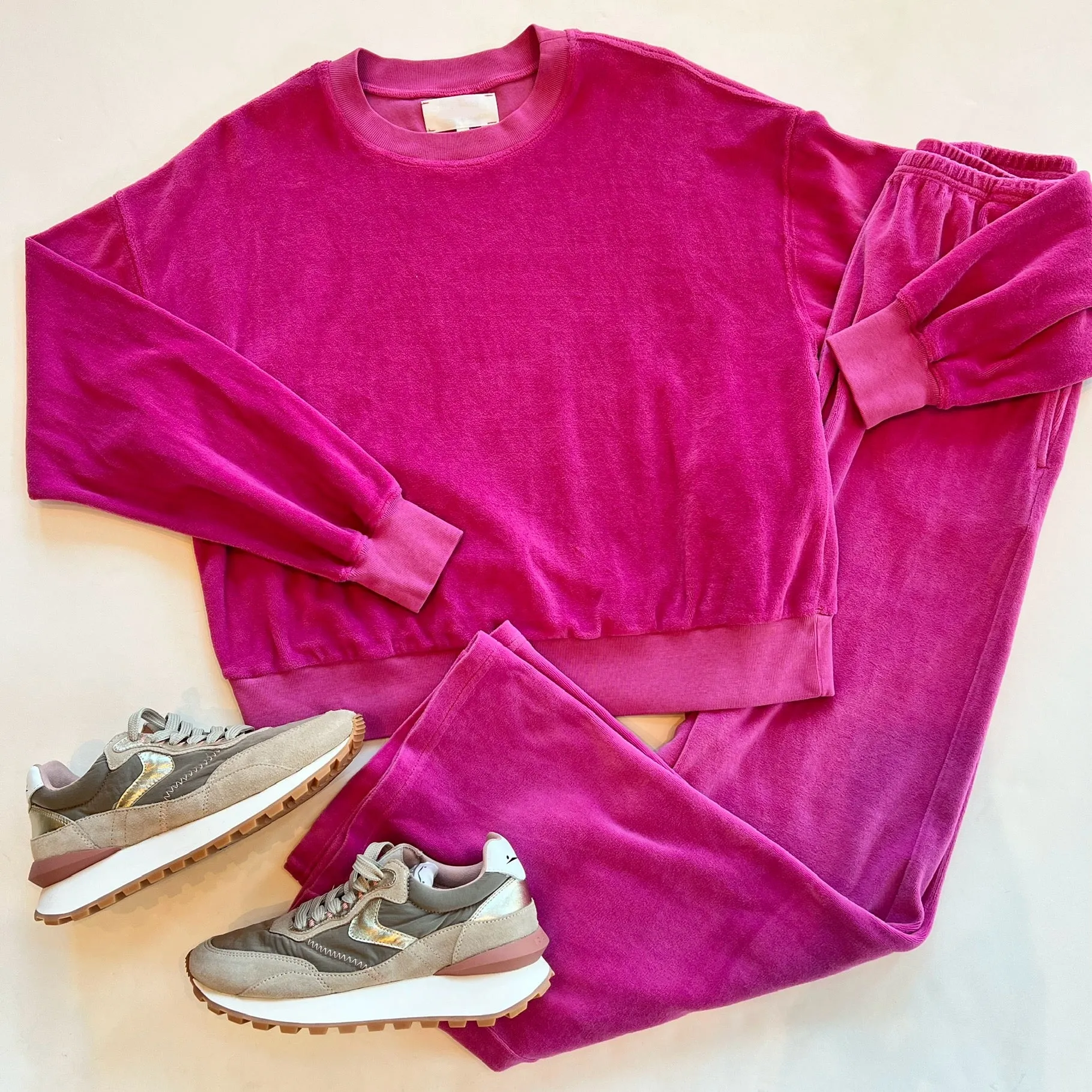 Xix6wlv001 Pink Velour Sweatshirt